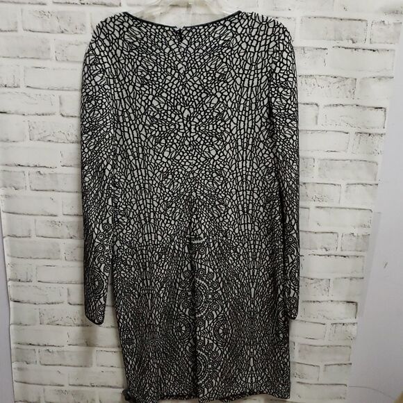 Paperwhite dress   - Picture 3 of 3